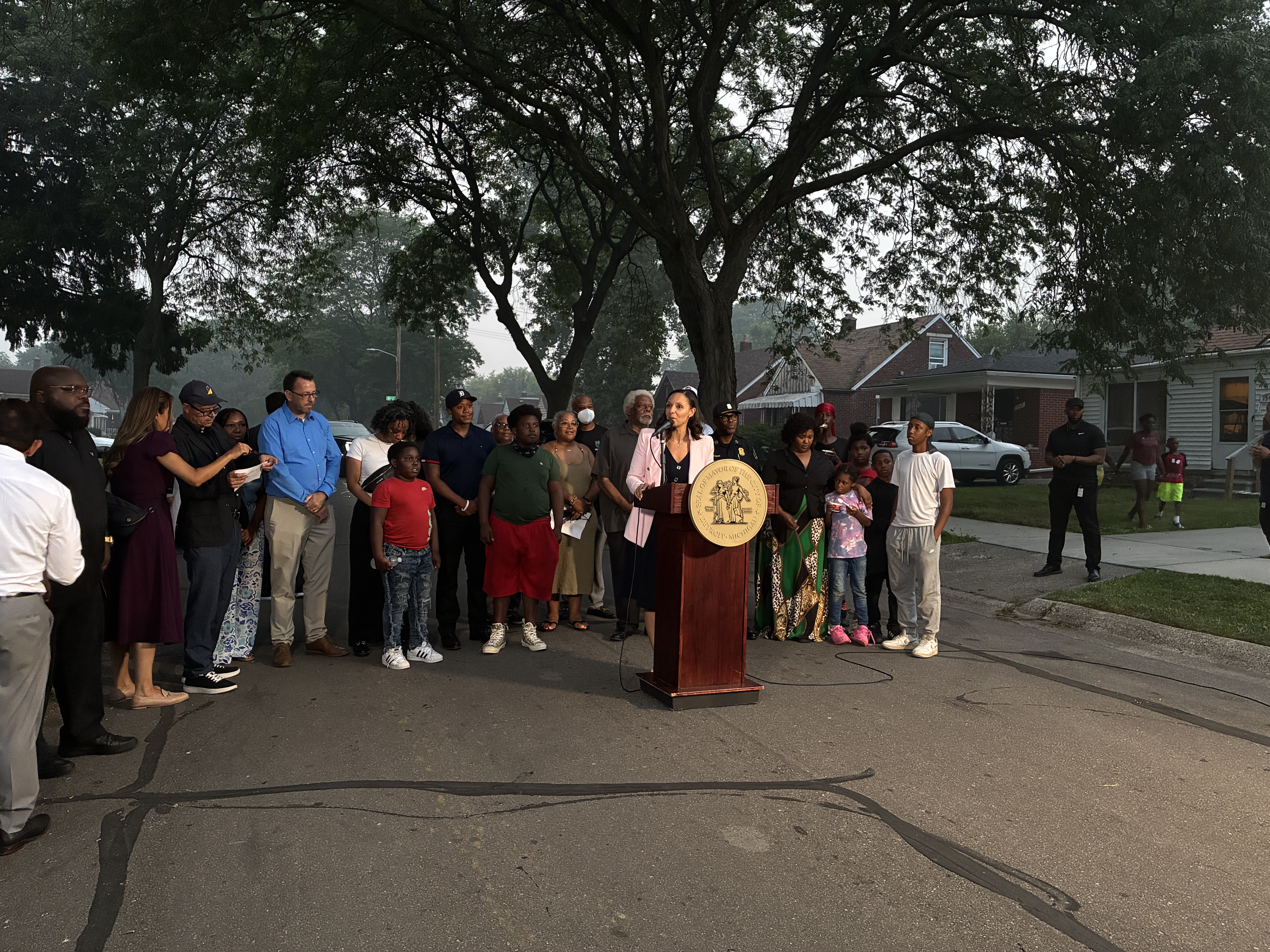Detroit's 'Brighten Up the Block' plan brings new streetlights to east side neighborhood