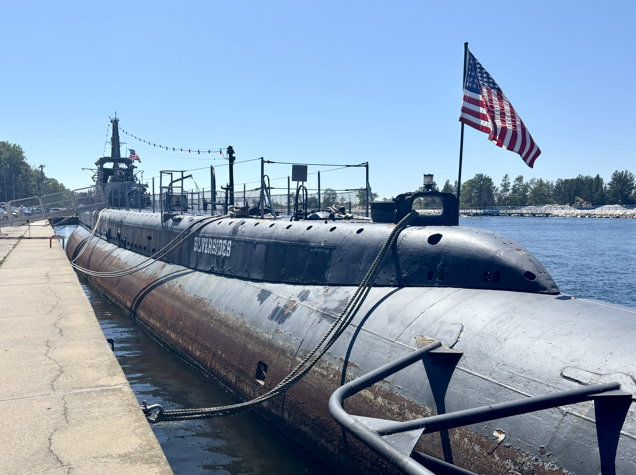USS Silversides submarine departs Muskegon for first dry dock preservation in over 50 years