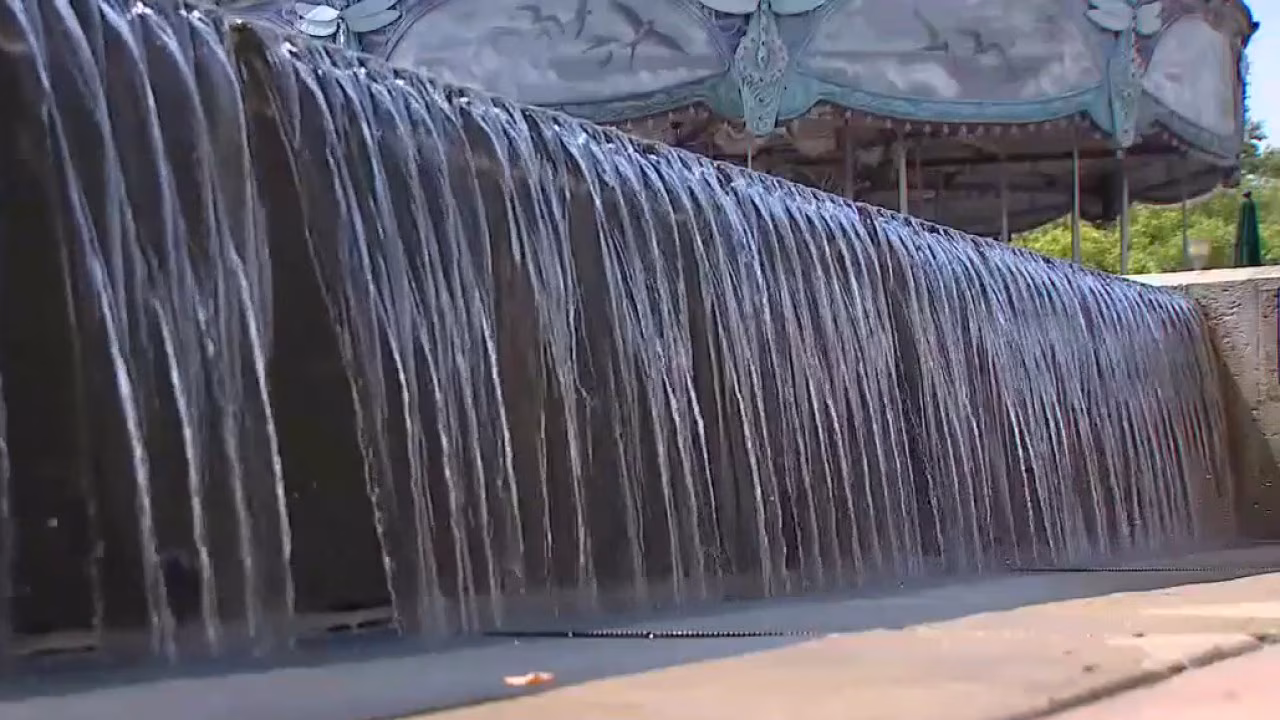 Beating the heat in Downtown Detroit